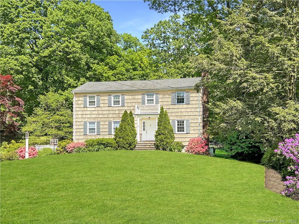 23 Holly Road — exterior photo