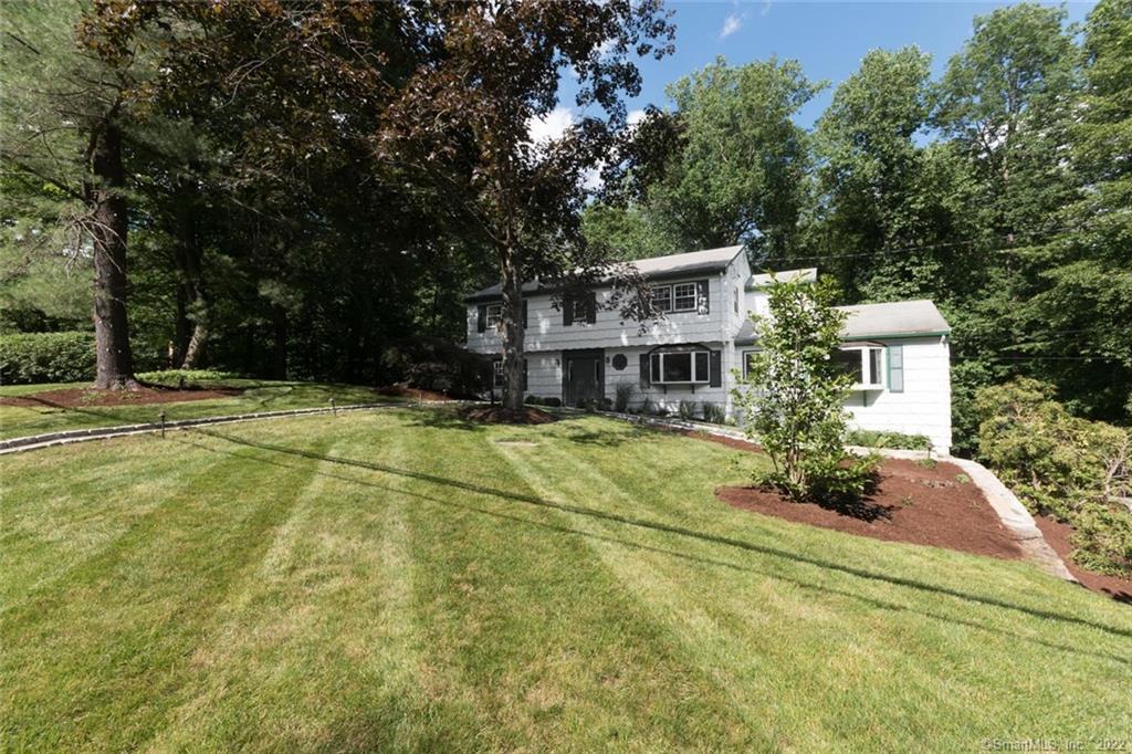 82 Shelter Rock Road — exterior photo