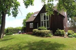 11 Vollmer Avenue