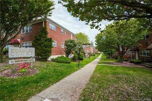 11 Bedford Avenue, Unit R3