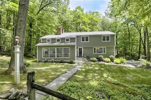 25 Boulder Brook Road