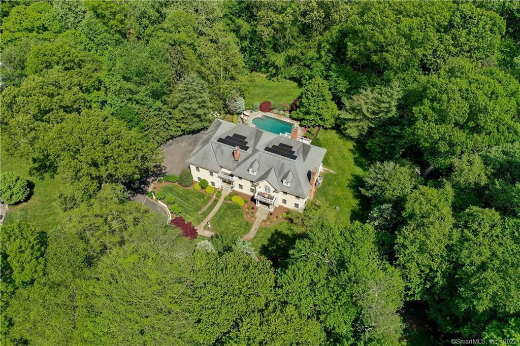 9 Old Hyde Road — exterior photo