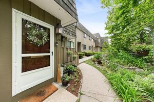130 Gillies Lane, Unit 130
