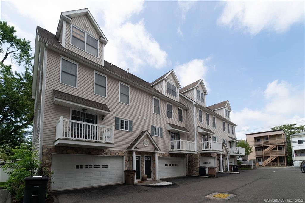 107 Virgil Street, Unit F — exterior photo