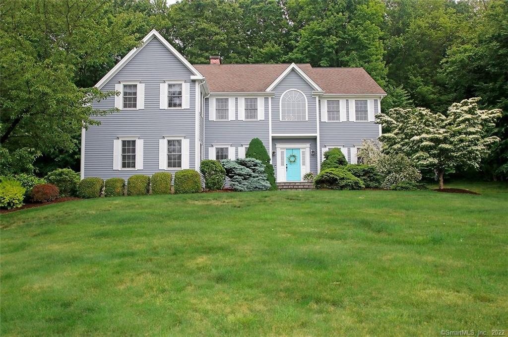 1 Wedgewood Court — exterior photo