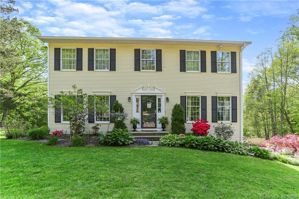 16 Green Ridge Road — exterior photo