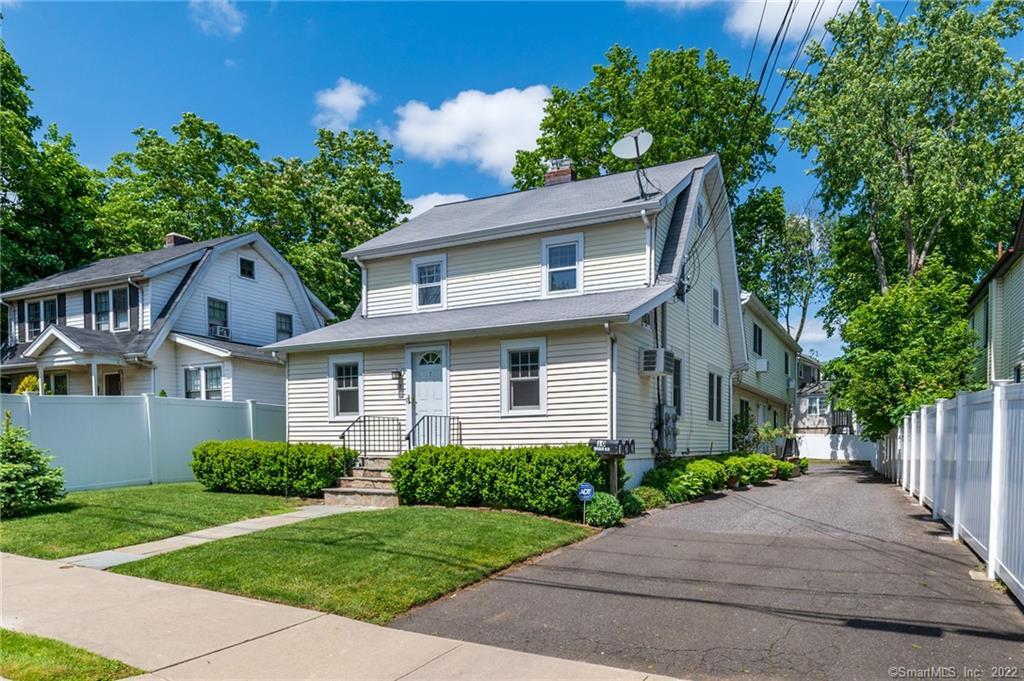 10 Hoover Avenue, Unit 1 — exterior photo