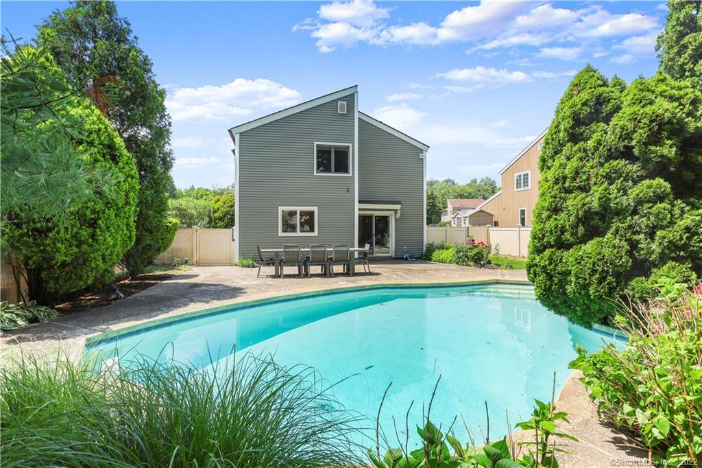 52 Lantern Circle — exterior photo