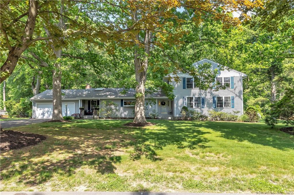 26 Harvest Hill Drive — photo 1
