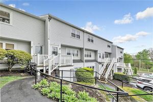 29 Van Buren Avenue, Unit K9