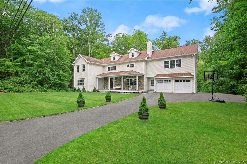 9 Samuelson Road — exterior photo