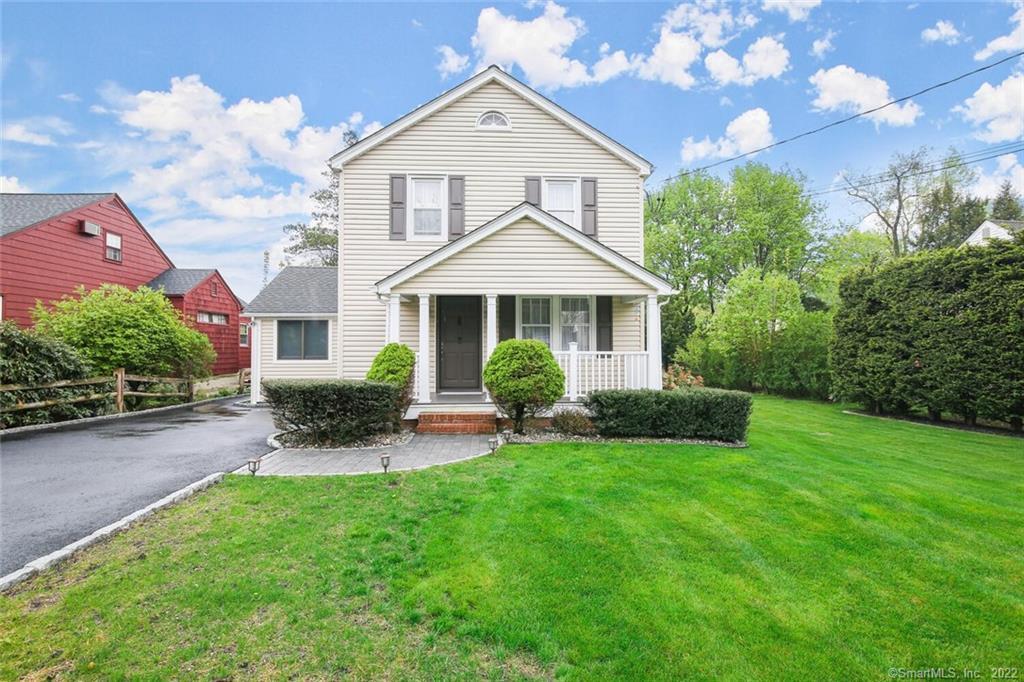 32 Knollwood Avenue — exterior photo