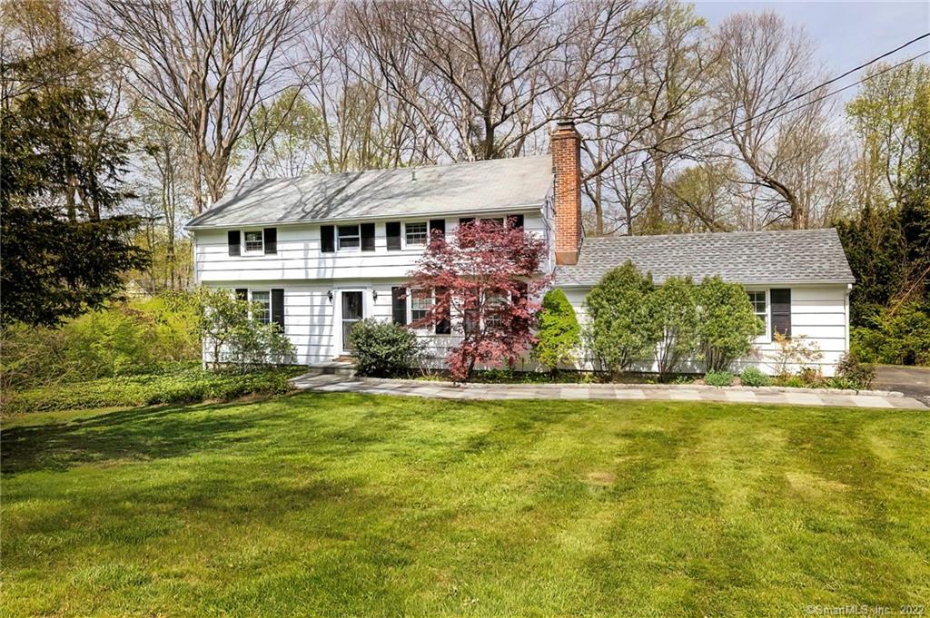 54 Split Level Road — exterior photo
