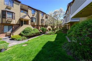 8 Oakwood Avenue, Unit A10