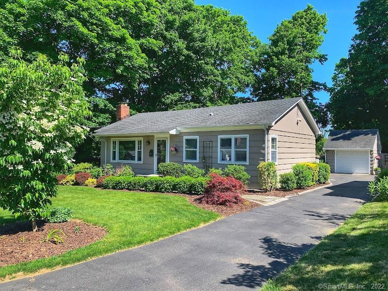 13 Sunrise Avenue — photo 1