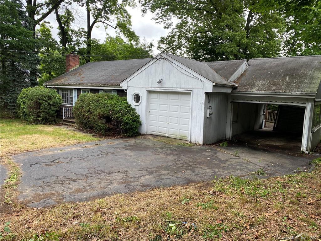 102 Hecker Avenue — exterior photo
