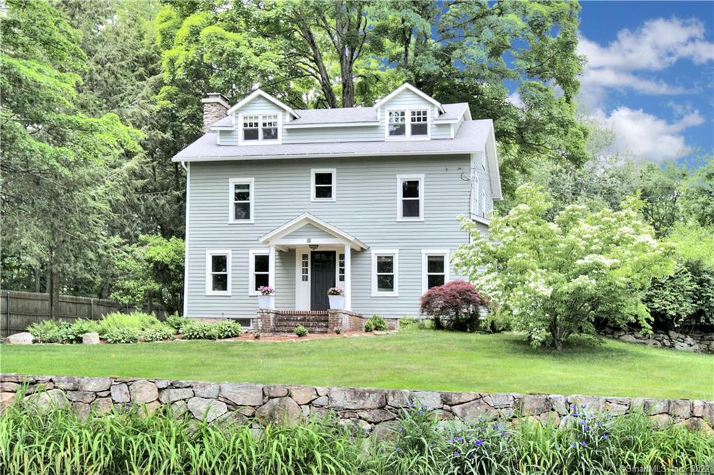 21 Newtown Turnpike — exterior photo