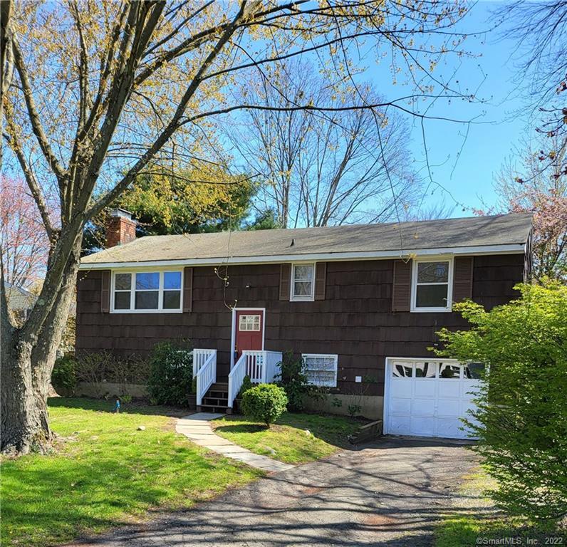 9 Donohue Drive — photo 1