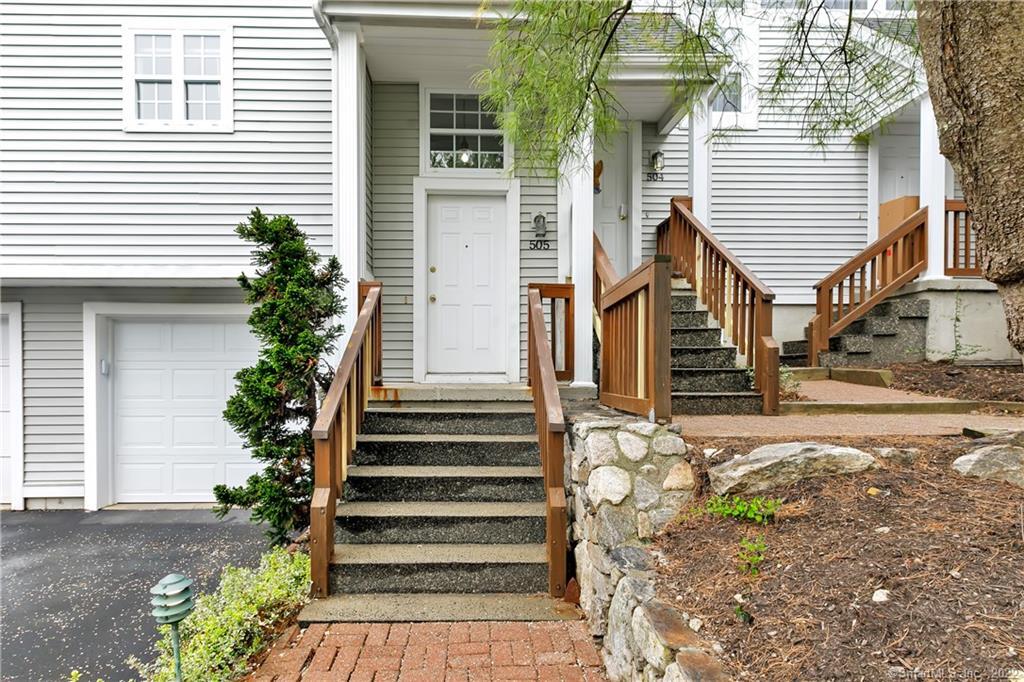 505 Foxboro Drive — photo 1