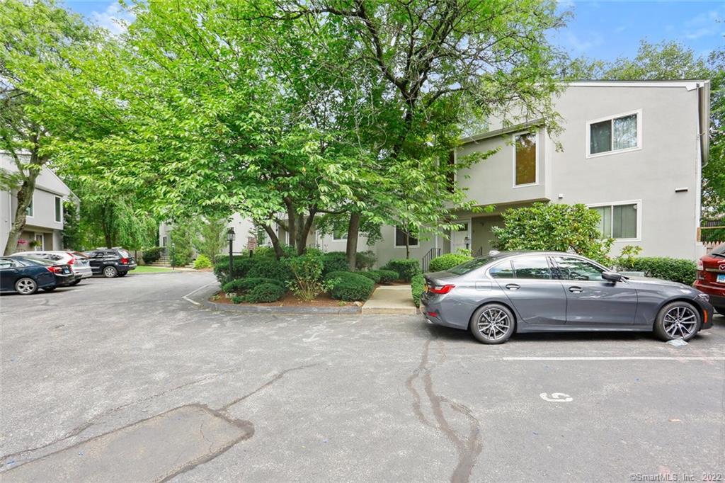 52 Randall Avenue, Unit 10 — exterior photo