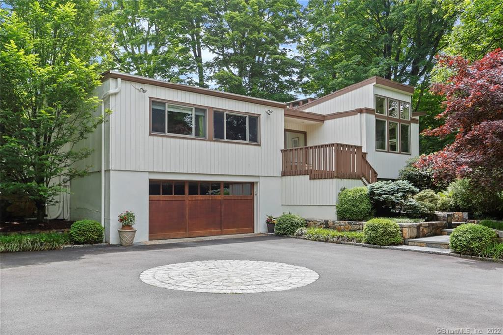 10 Hockanum Road — exterior photo