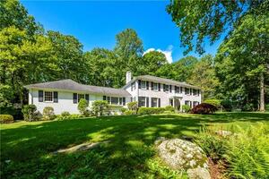 46 Pequot Lane