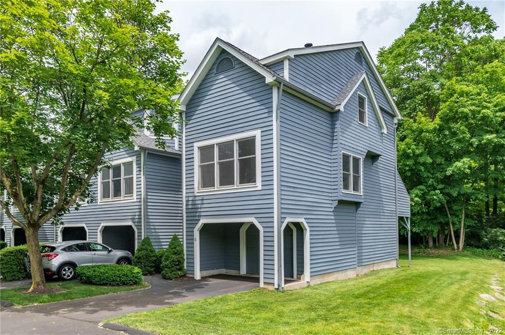 12 Fawn Ridge Lane, Unit 12 — exterior photo