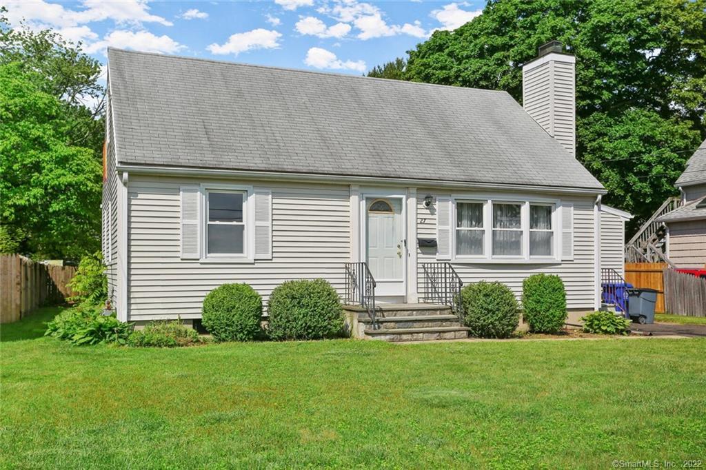 27 Reservoir Avenue — photo 1