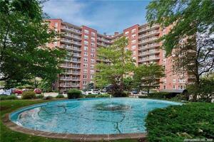 71 Strawberry Hill Avenue, Unit 109