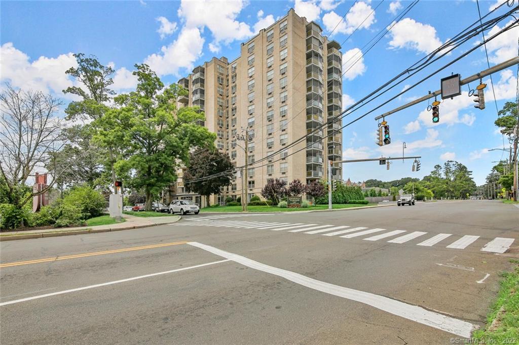 1 Strawberry Hill Court, Unit 8G — exterior photo