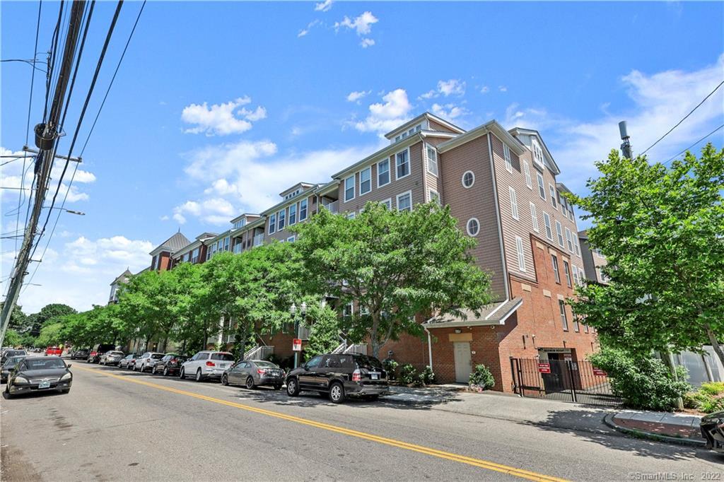 25 Adams Avenue, Unit 401 — exterior photo