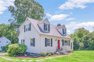 2 Oakledge Circle