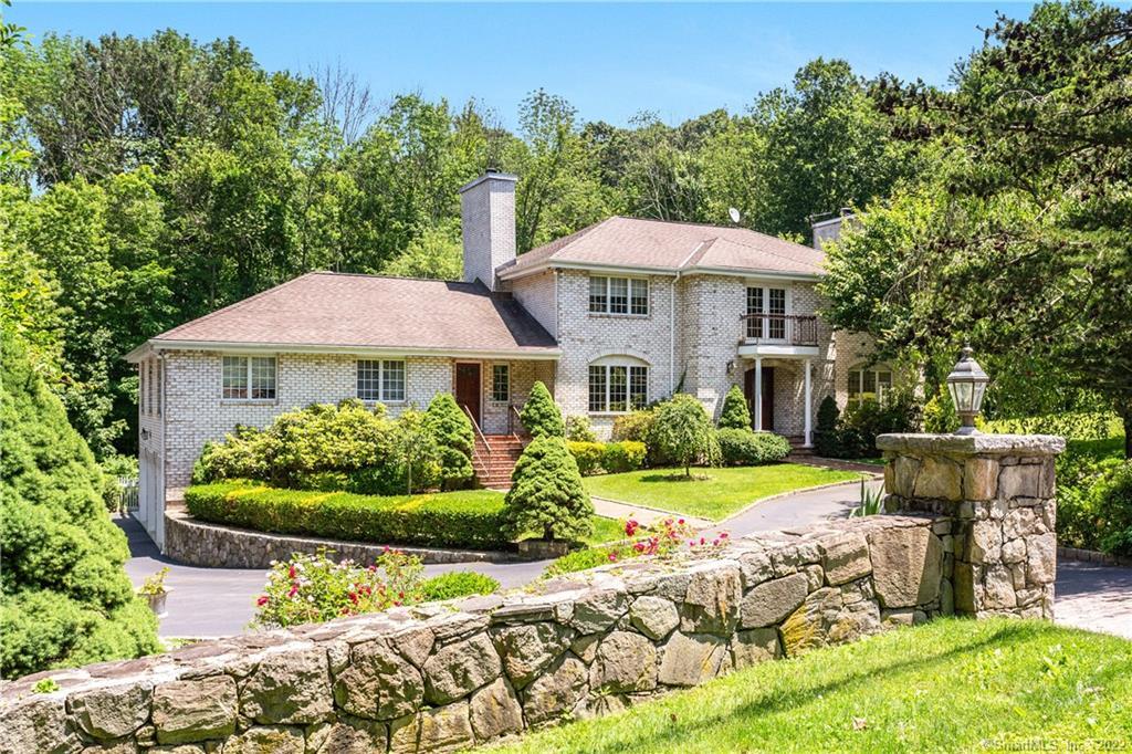 679 Hunting Ridge Road — exterior photo