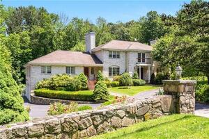 679 Hunting Ridge Road