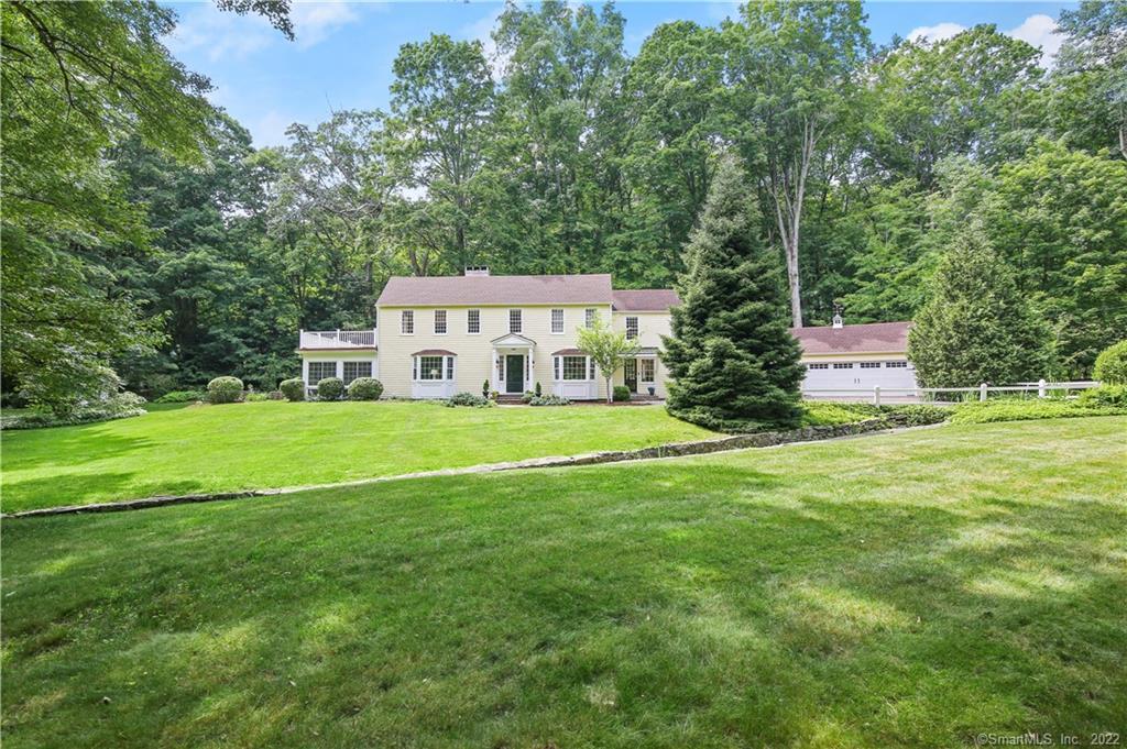 6 Sachem Road — exterior photo