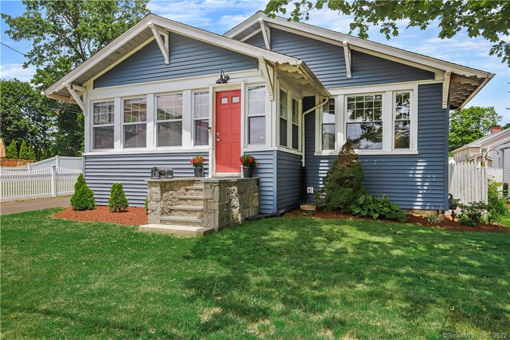 8 Sunset Hill Avenue — exterior photo