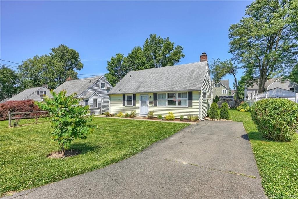 20 Webster Road — exterior photo
