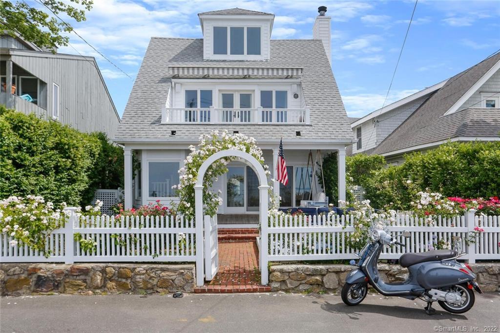 25 Beach Drive — exterior photo