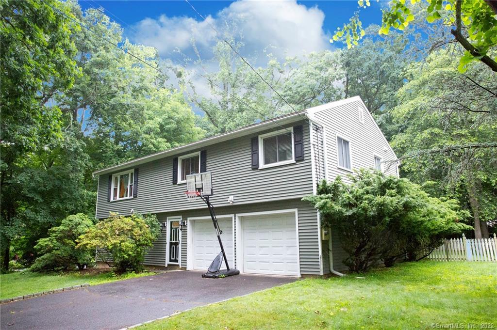 22 Oakhill Avenue — exterior photo