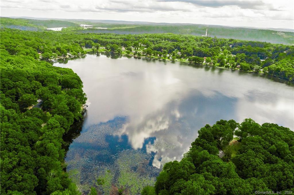 Last lot available for sale in this Planned Unit Development in Portland! Come build the Home of your dreams! Beautifully Set near the 9, 000-acre Meshomasic State forest while still maintaining easy access to major commuter routes. Call today, and let's start planning your Home!