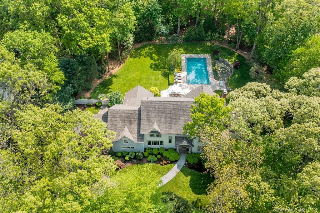21 Red Coat Road — exterior photo