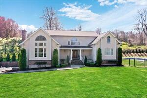 6 Lakeview Drive