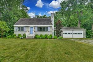 4 Dogwood Terrace