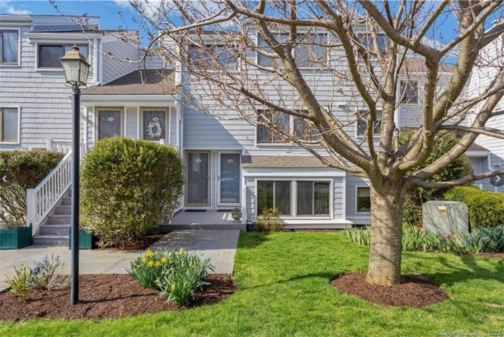 140 Rowayton Woods Drive — photo 1
