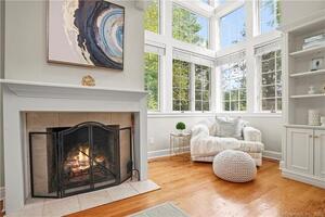 14 Hale Lane, Unit 14