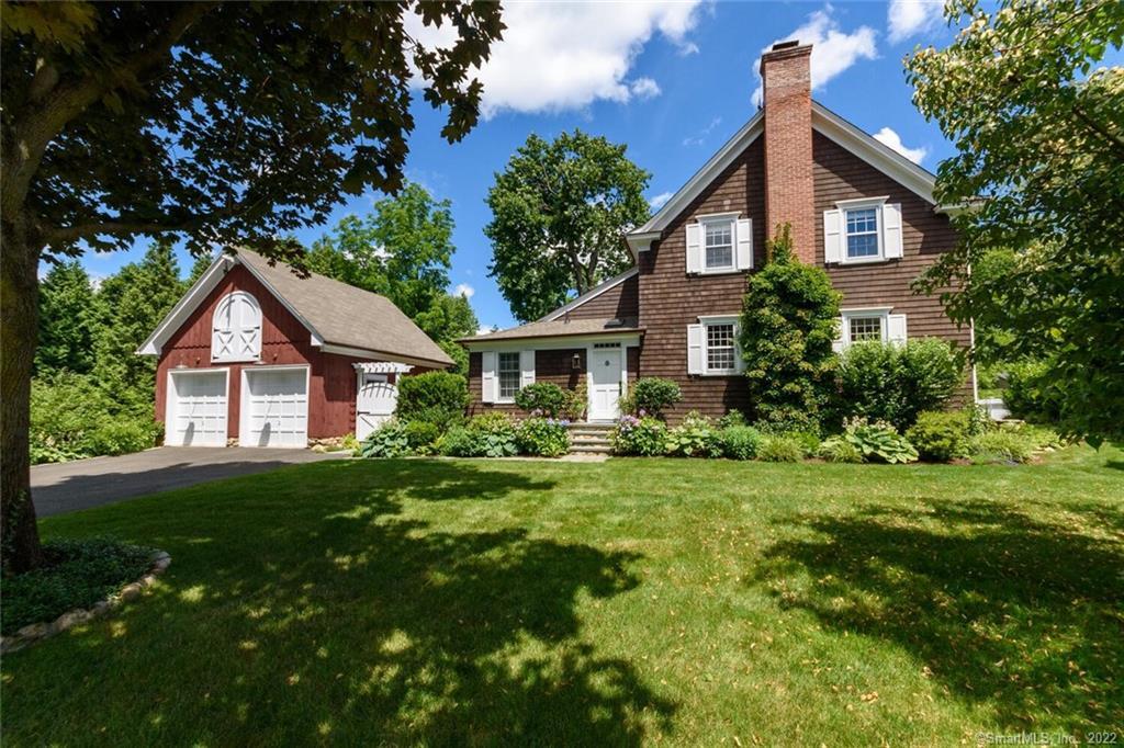 9 Coachlamp Lane — exterior photo