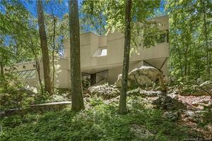 1088 Rock Rimmon Road
