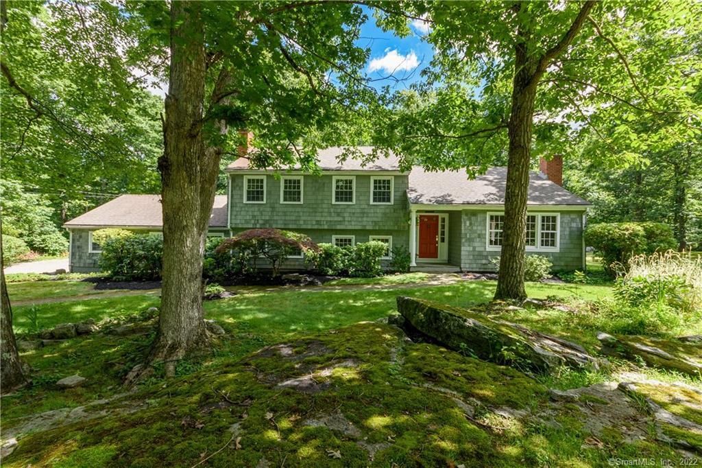 26 Tanners Drive — exterior photo