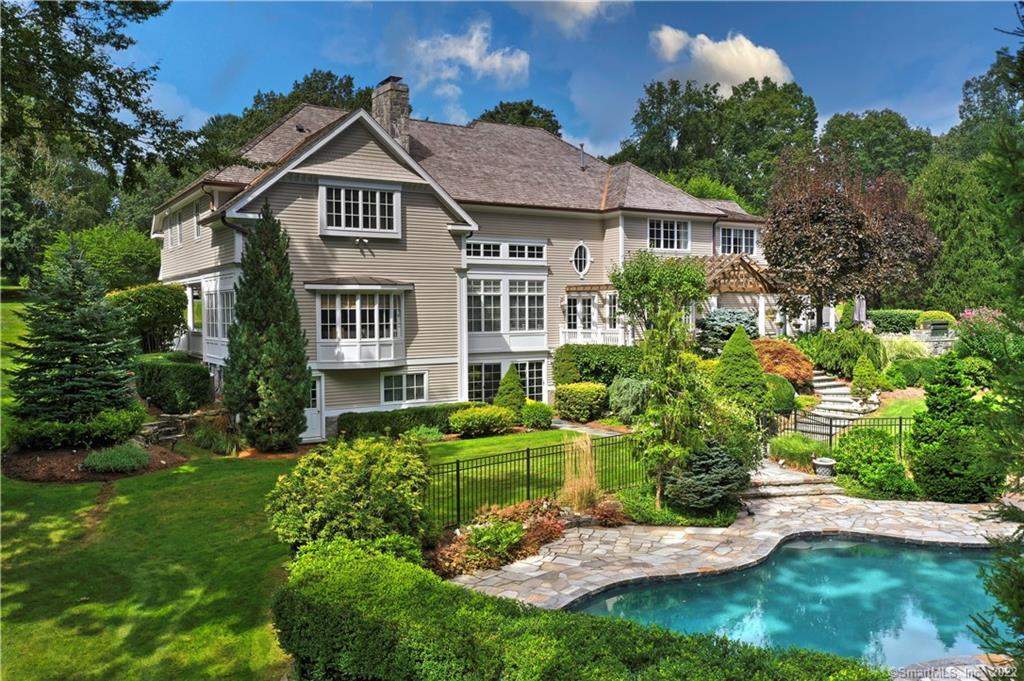31 Tall Pines Drive — exterior photo