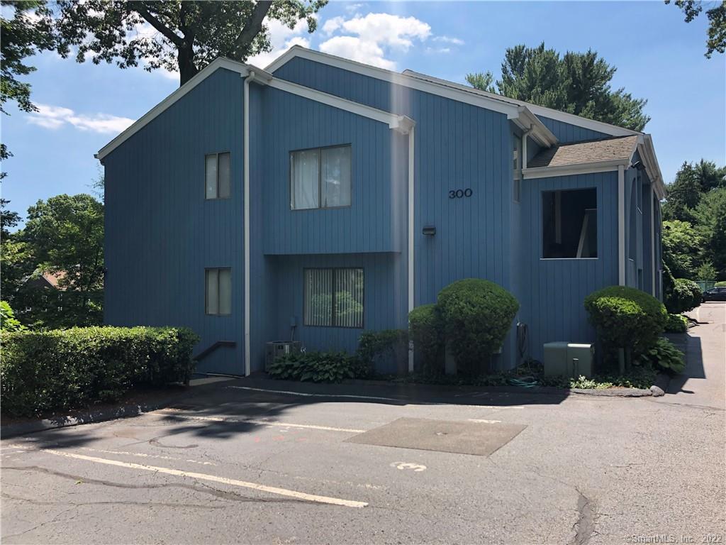 300 Flax Hill Road, Unit 20 — exterior photo